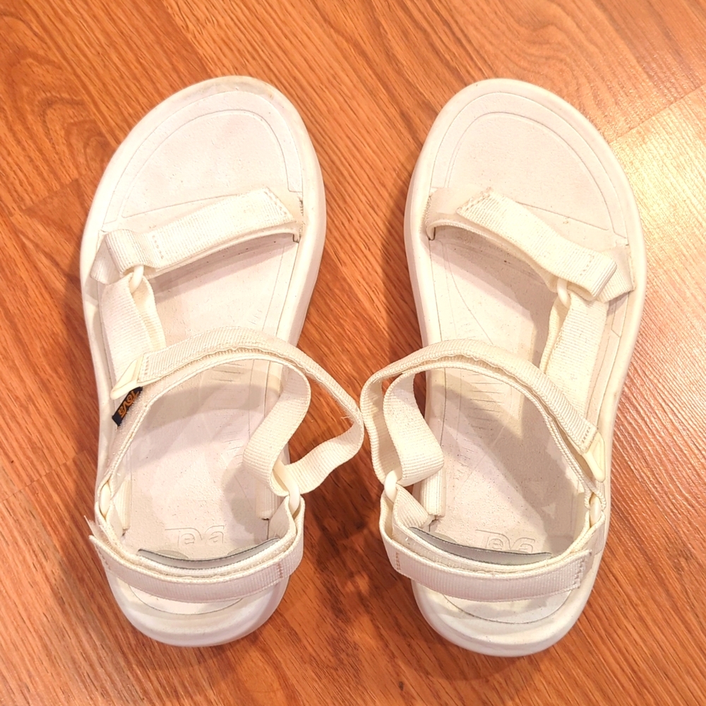 Platform Teva Sport Sandals in women's size 9
